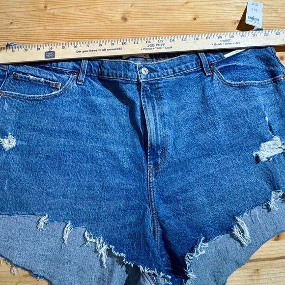 Abercrombie & Fitch The‎ Mom Short High Rise Distressed Denim Shorts Size 36 - Picture 5 of 7